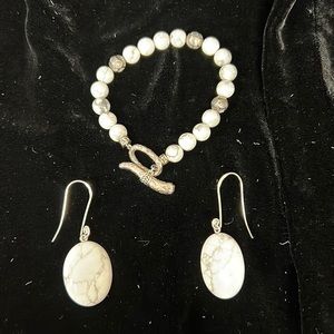 Howlite and silver bracelet and earring set